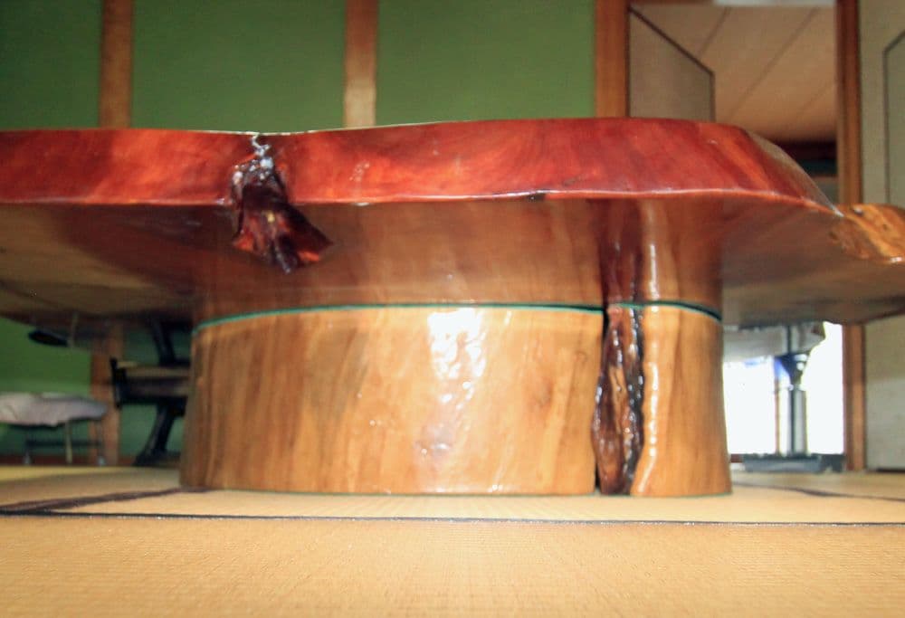 欅(ケヤキ)一枚板のテーブル