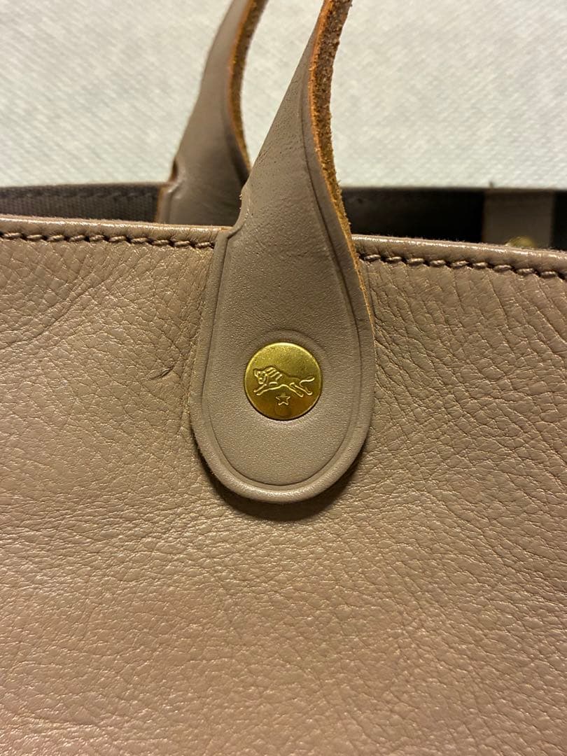 イルビゾンテ　トート　グレージュ