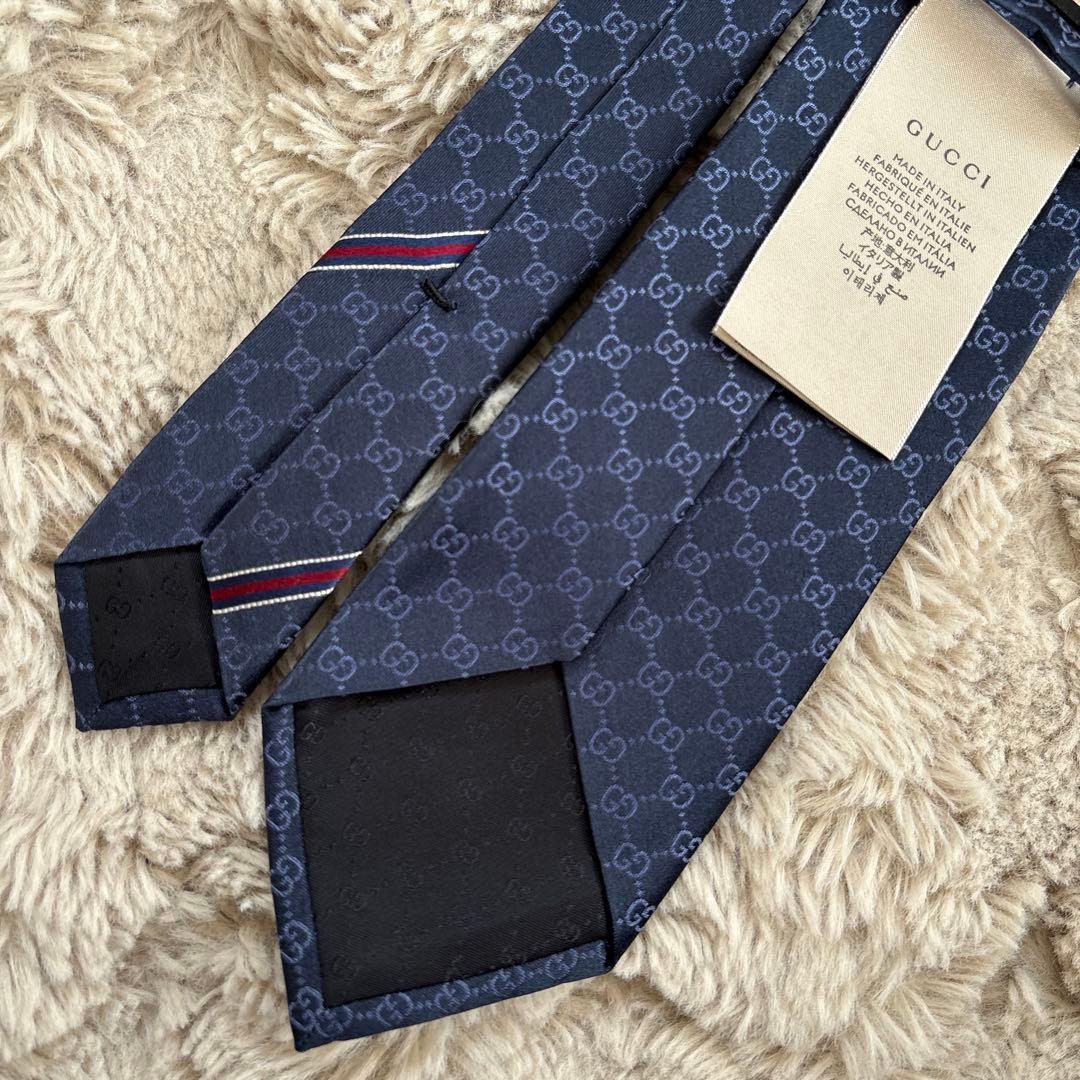 美品！GUCCI グッチ ネクタイ ネイビー GGロゴパターン