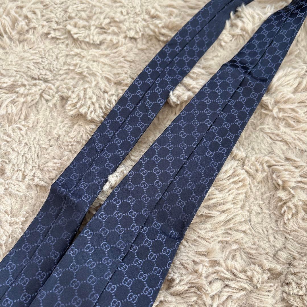 美品！GUCCI グッチ ネクタイ ネイビー GGロゴパターン