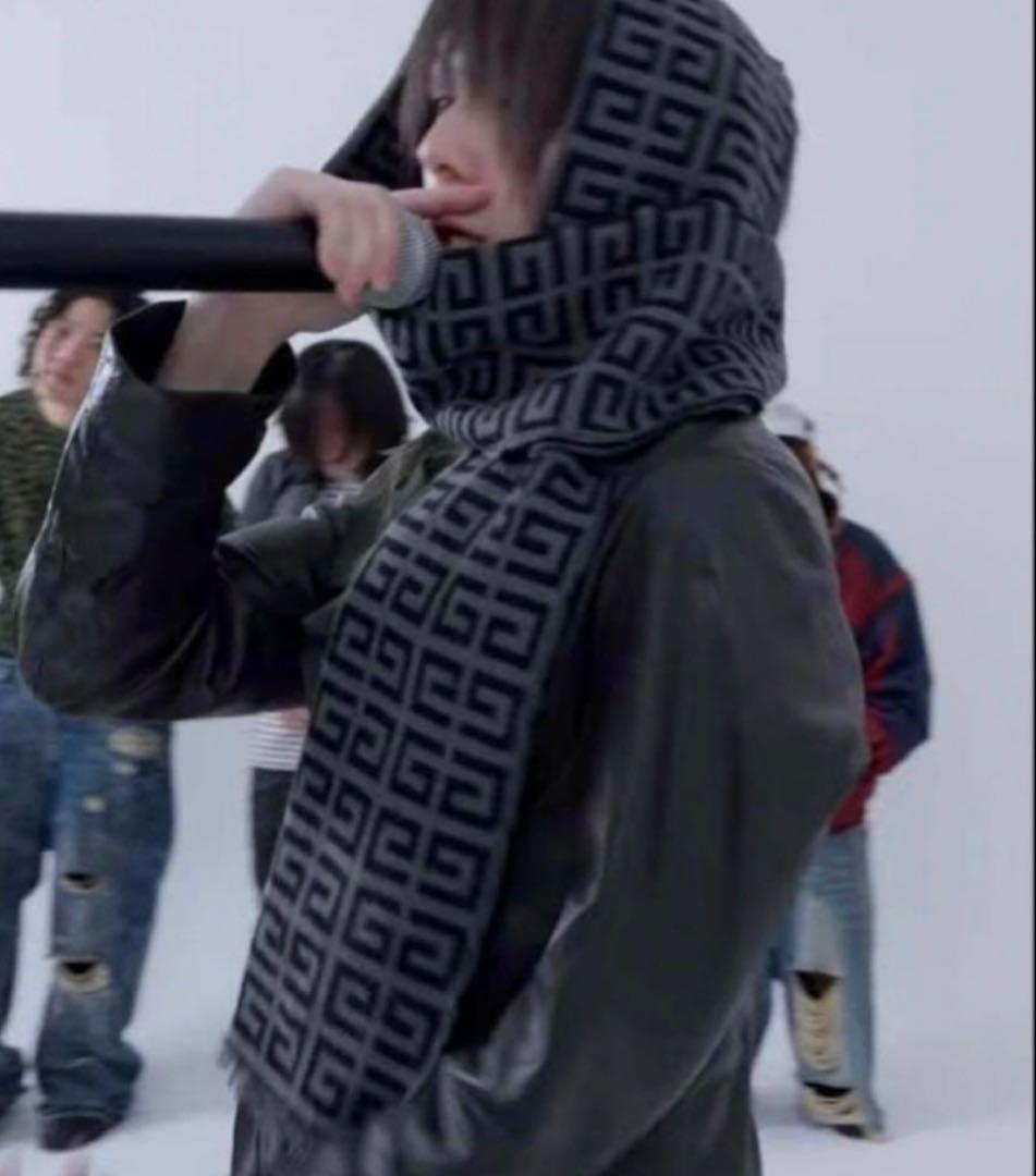 yvnlazy着用 GIVENCHY マフラー ストール