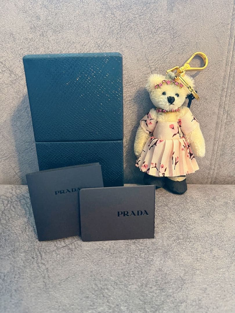 新品未使用 PRADA くま チャーム テディベア キーホルダー バッグチャーム