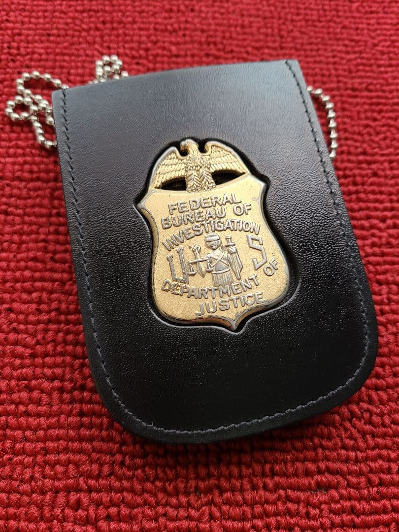 米国ポリスバッジ【FBIレプリカバッジ】PFバッジホルダー 捜査官IDカード付き