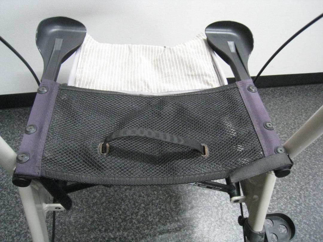 四輪 歩行車 ショッピングターン 安寿 アロン化成 送料無料 バッグ付き　②