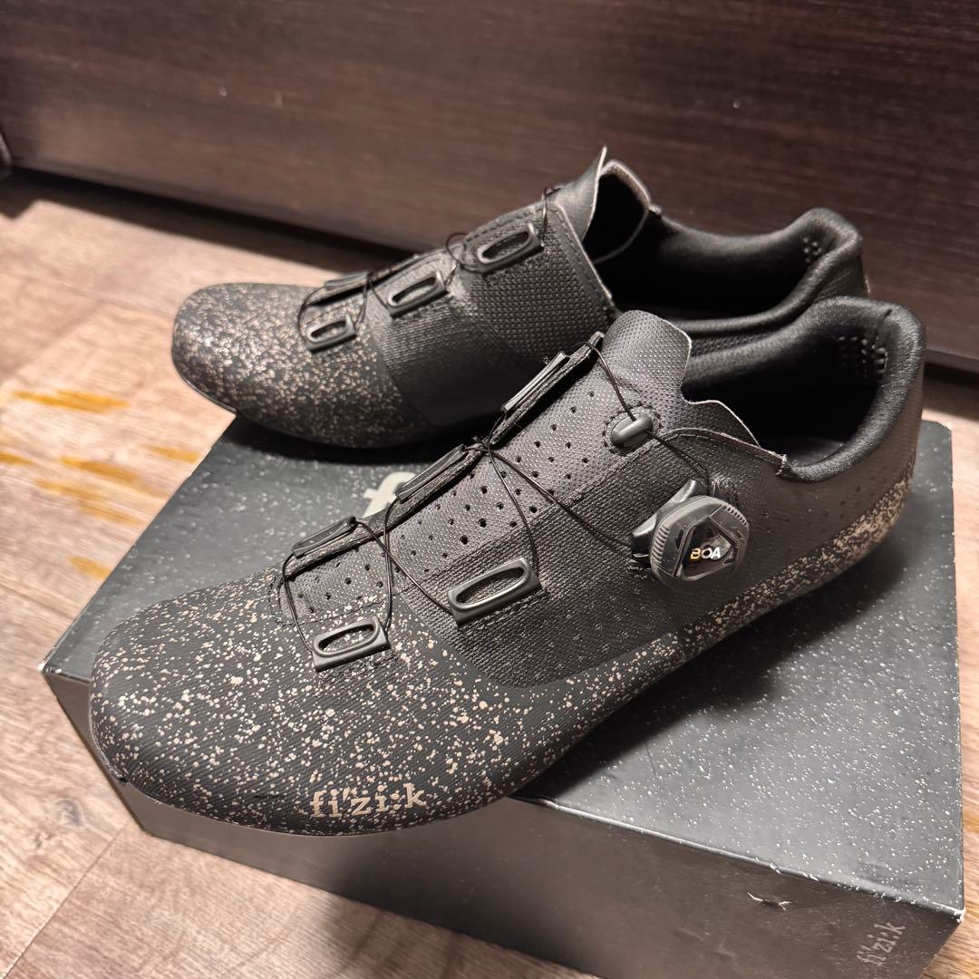 フィジーク　TEMPO OVERCURVE R4 LESCLASSIQUES43