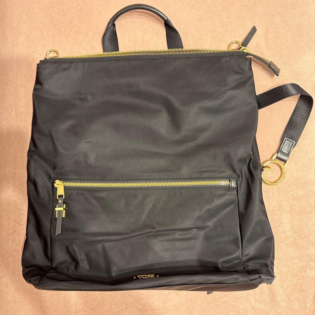 TUMI ショルダーバッグ兼バックパック 黒
