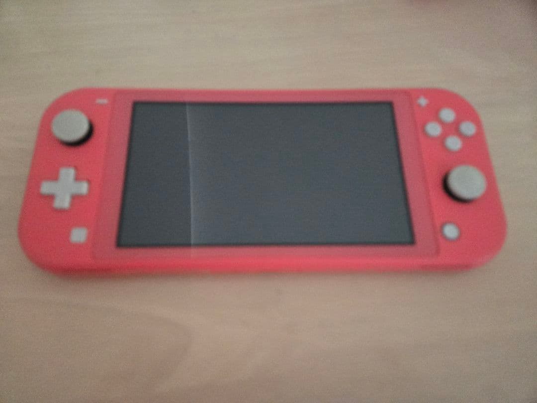 Nintendo Switch Lite 　コーラル