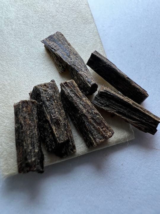 古渡命銘木 名香　中院通村公御銘　羅国　銘【郭公】0.500g 香木/沈香/伽羅