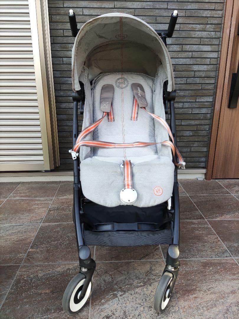 グレー メッシュベビーカー オレンジストラップ