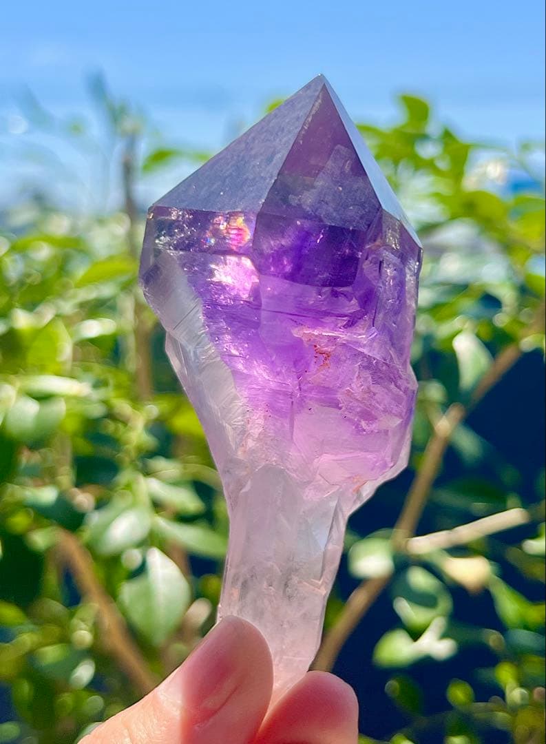 希少　虹入り！アメジスト　ダガーポイント　ポイント　原石　恋愛＊守護