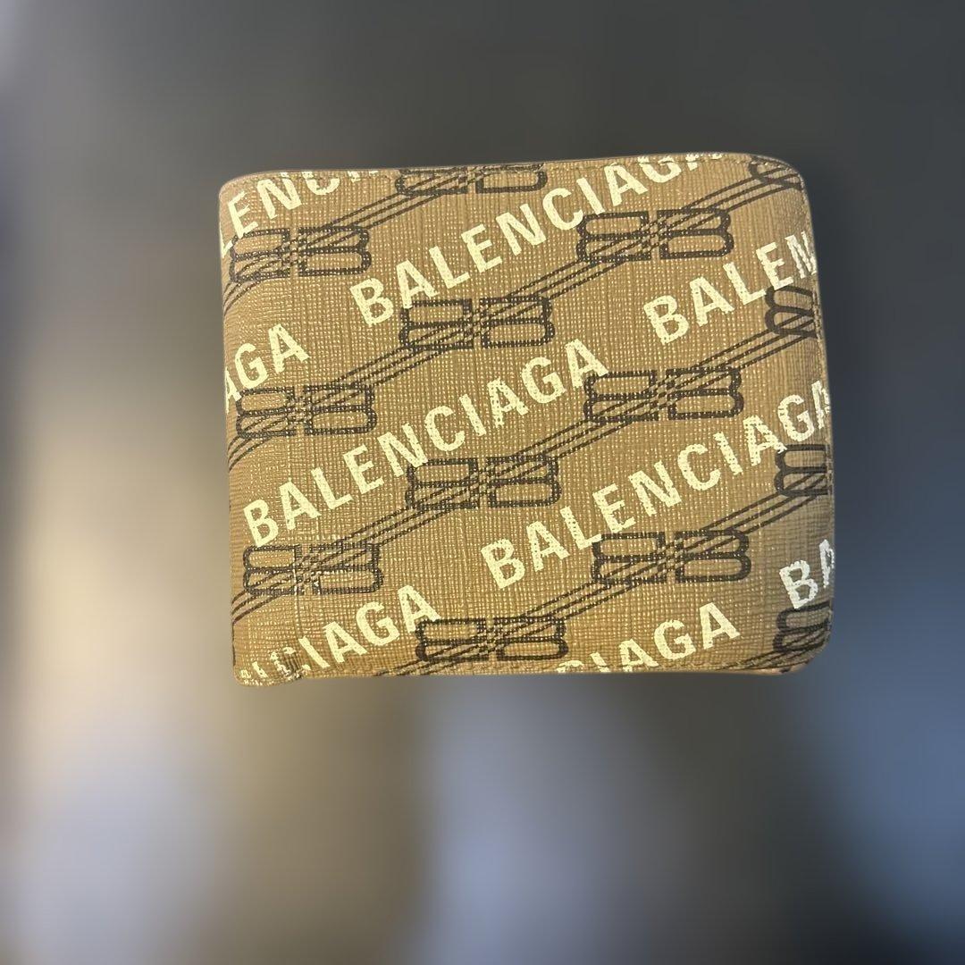 バレンシアガ2つ折り財布　bbモノグラム