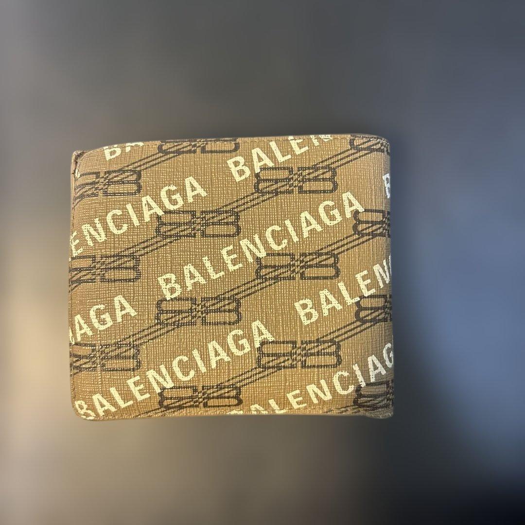 バレンシアガ2つ折り財布　bbモノグラム