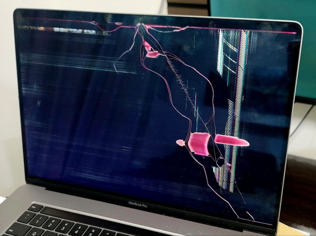 MacBook本体 MacBook Pro 16 2019 Core i9 / 32GB / 1TB