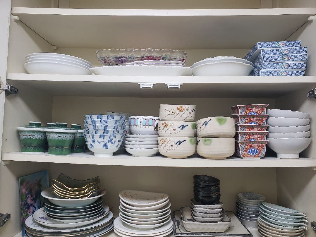 まとめ売り和洋 陶器ガラス大小皿、茶碗、 小鉢　全部10000円 一段4000円