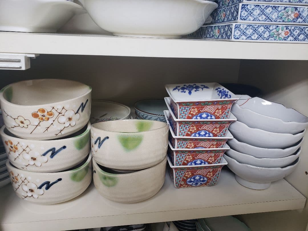 まとめ売り和洋 陶器ガラス大小皿、茶碗、 小鉢　全部10000円 一段4000円