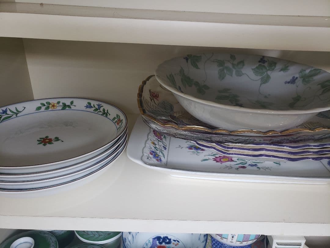 まとめ売り和洋 陶器ガラス大小皿、茶碗、 小鉢　全部10000円 一段4000円