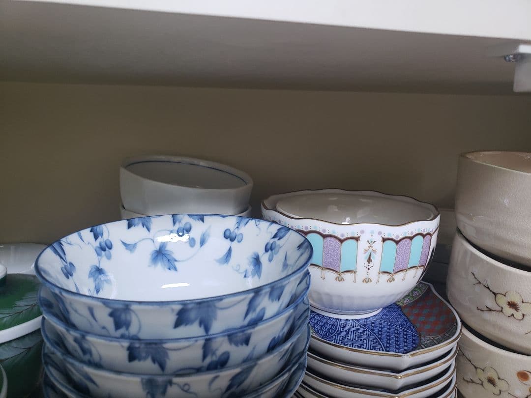 まとめ売り和洋 陶器ガラス大小皿、茶碗、 小鉢　全部10000円 一段4000円