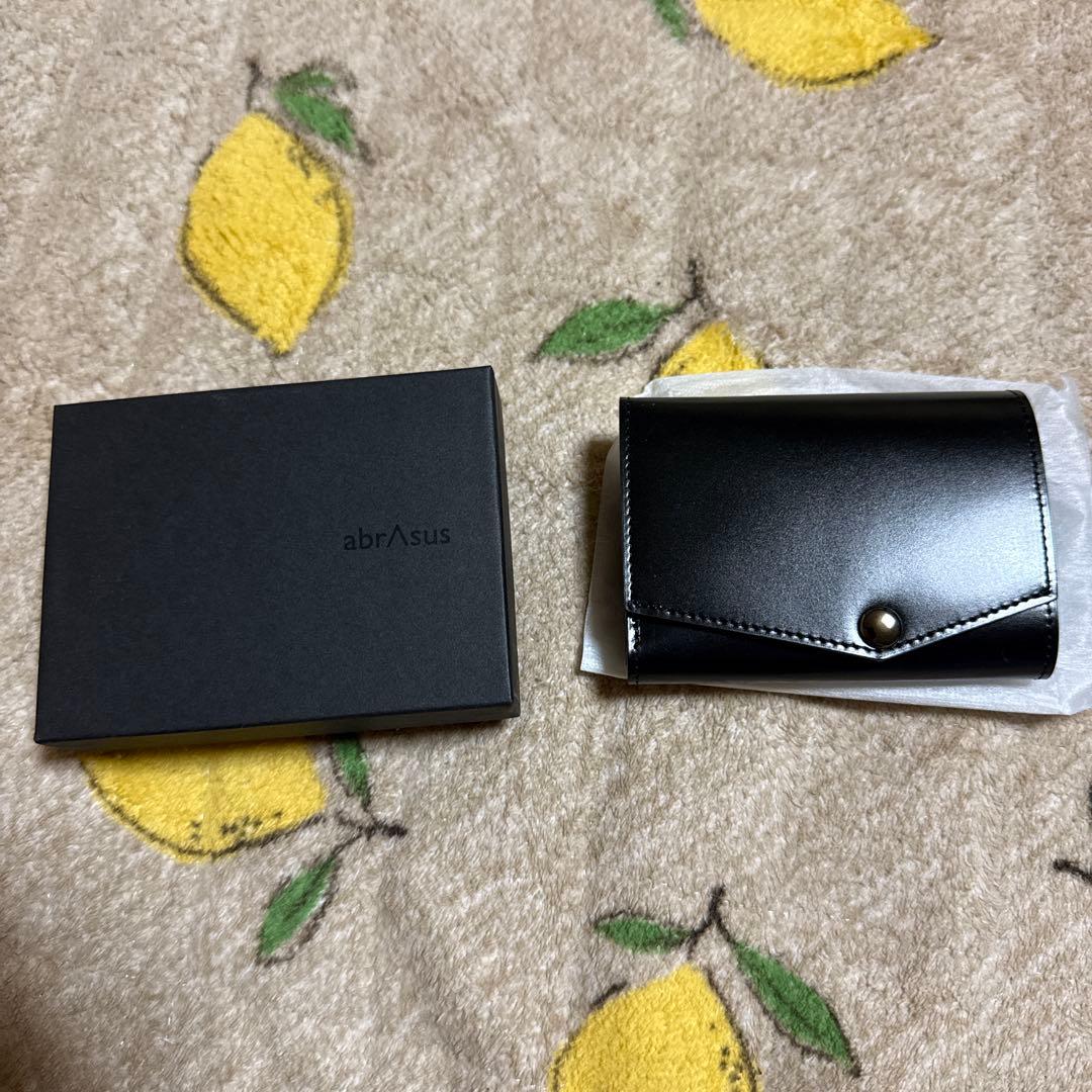 abrAsus いっぱい入る小さい財布 黒