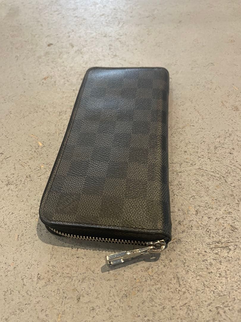 ルイヴィトン ダミエ グラフィット ジッピーオーガナイザー 長財布