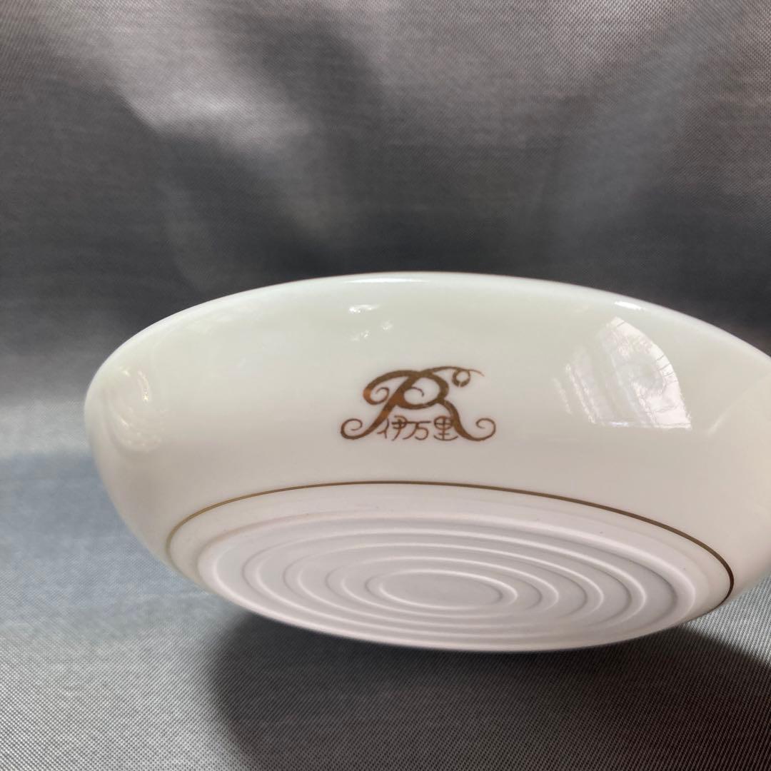 ロイヤル伊万里　小皿　間取　草花　ゴールド　伊万里焼