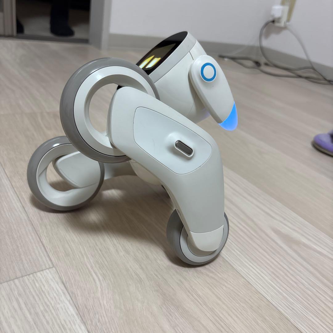 Loona 「ルーナ」ペットロボット　充電スタンド付き