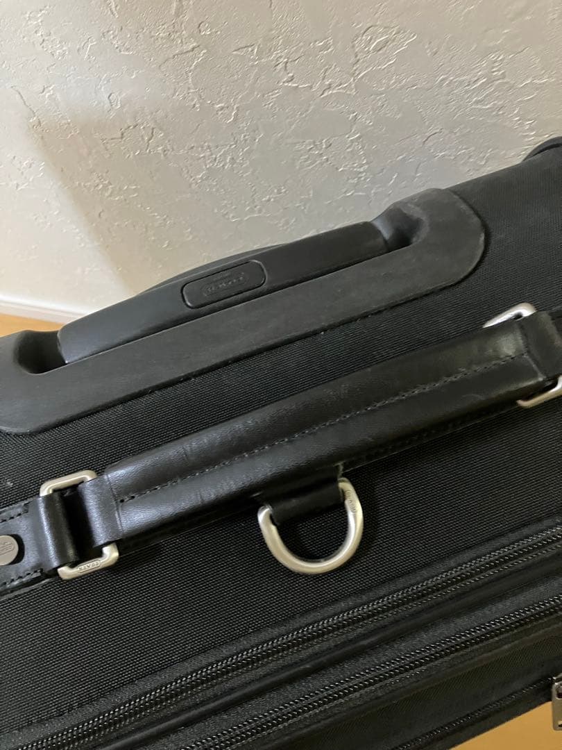 超美品COACHユニセックスキャリーケースビジネス出張用ブラックキャリーバック