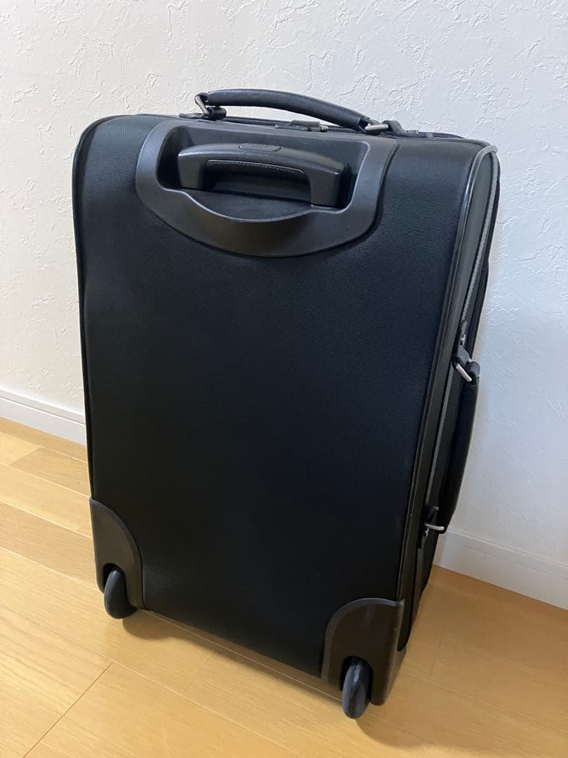 超美品COACHユニセックスキャリーケースビジネス出張用ブラックキャリーバック