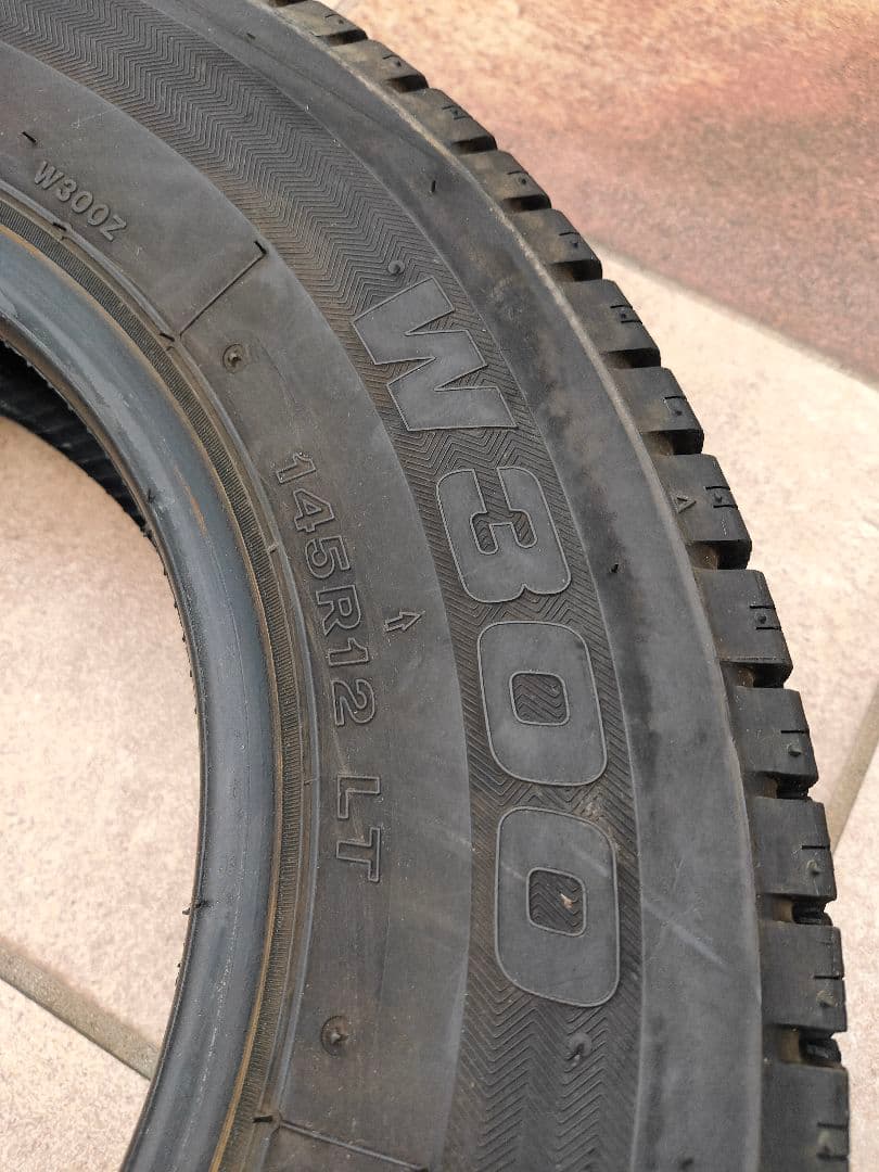 ブリヂストン W300 145R12 LT 145/80R12 スタッドレス