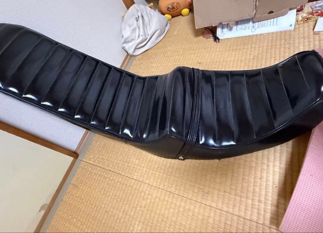 ゼファー400 三段シート 黒