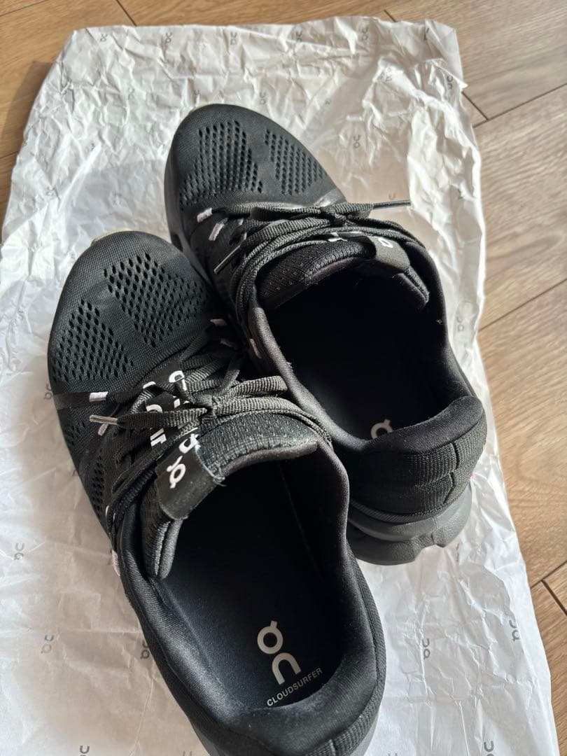 みるみる様On ブラック ランニングシューズ