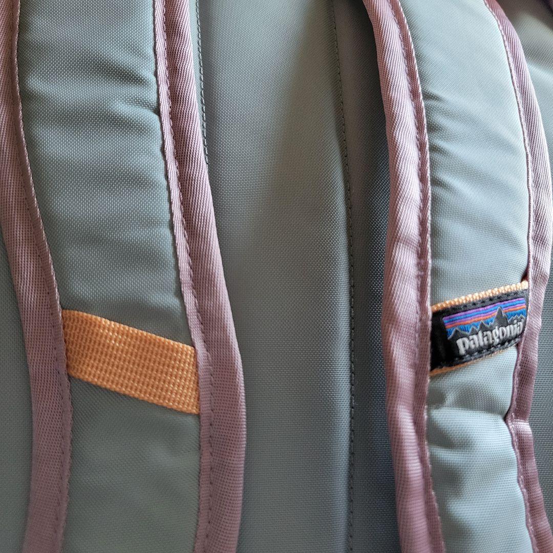 パタゴニア　キッズ デイパック 紫　新品　アウトドア　通学　リュック　学童