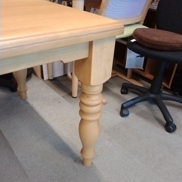 カントリーダイニングテーブル　栗脚 栗棒 ラバーウッド 無垢 展示品特価