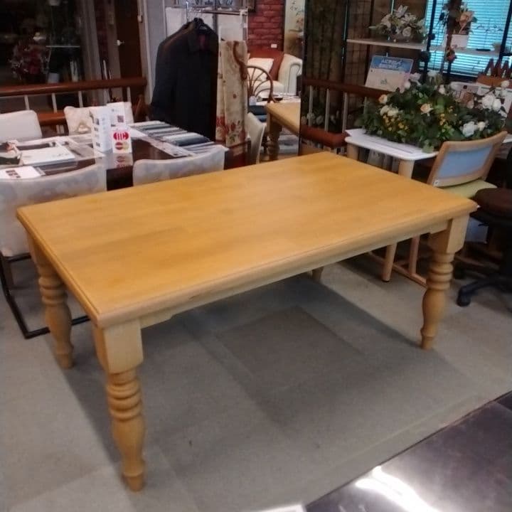 カントリーダイニングテーブル　栗脚 栗棒 ラバーウッド 無垢 展示品特価