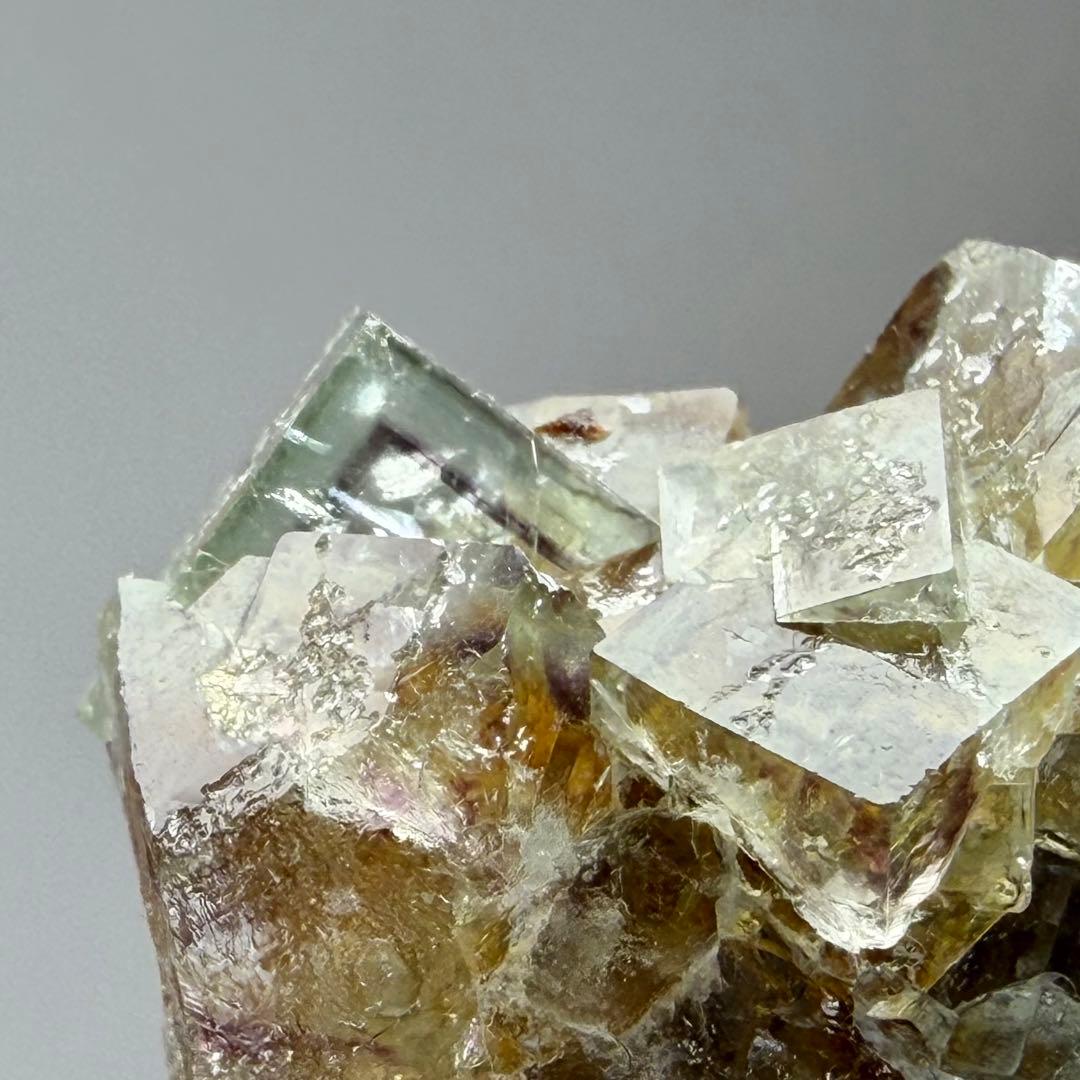 フローライト　蛍石　オコルス　ナミビア　鉱物標本　原石　天然石　ゾーニング