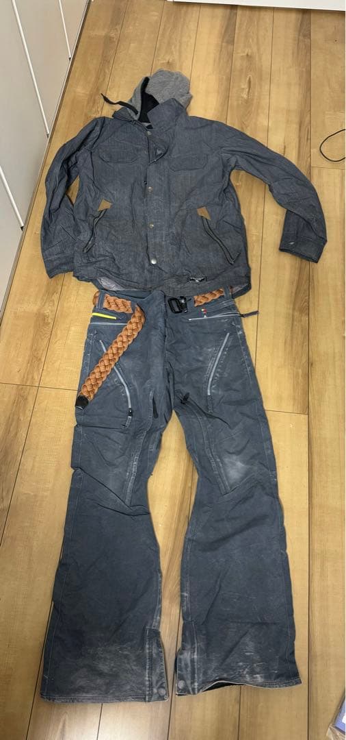 Burton + VOLCOM スノーボードウェア上下セット