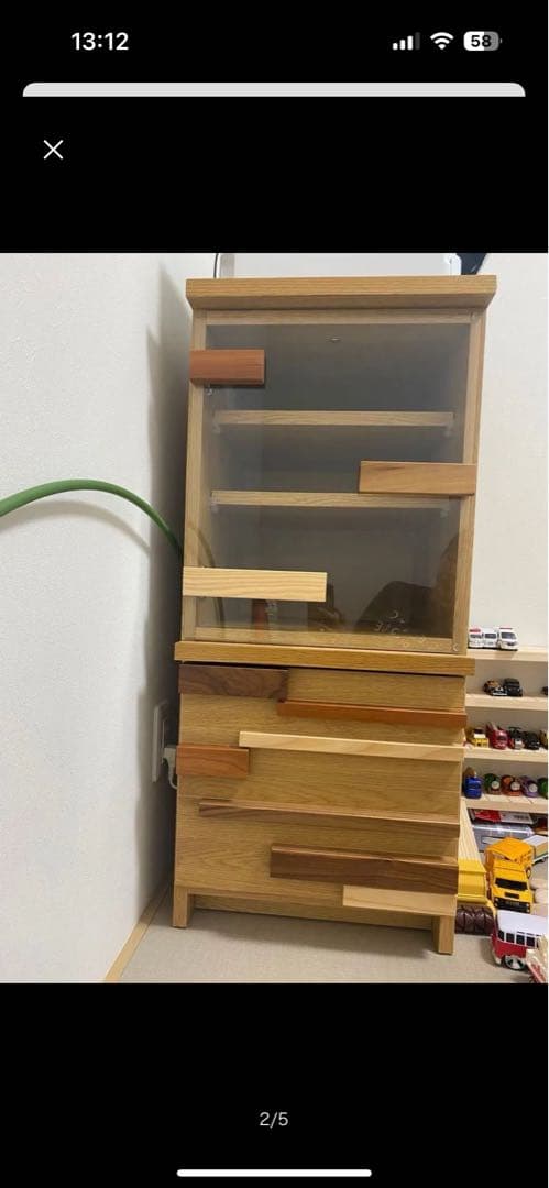 木製収納キャビネット ガラス扉付き