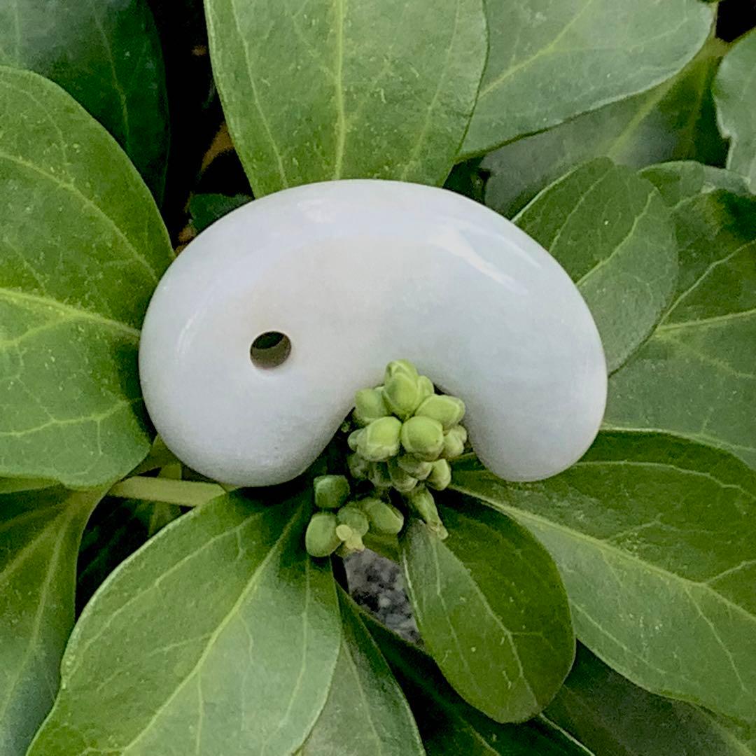 ✳天然石の妙味‼️ 本物の勾玉を卸しお値段で　糸魚川翡翠ジェダイト　鑑別書付‼️