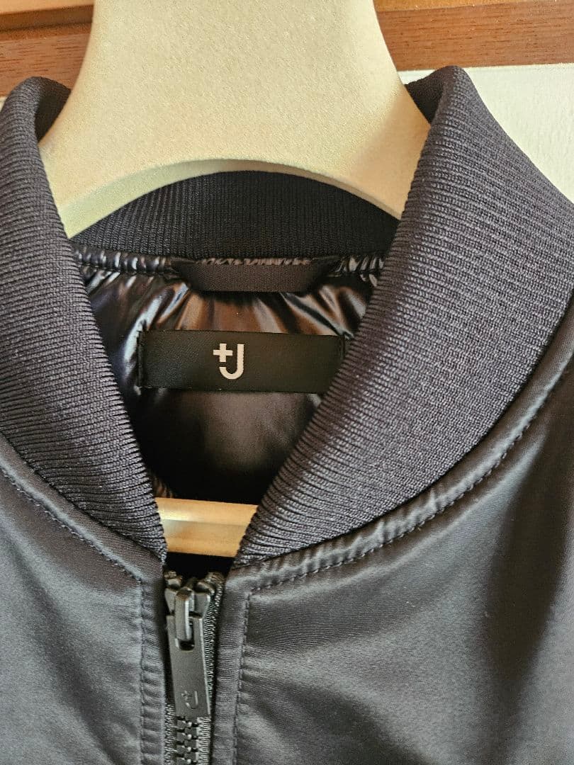 ユニクロ +J MA-1 ジャケットハイブリッドダウン　ブラック