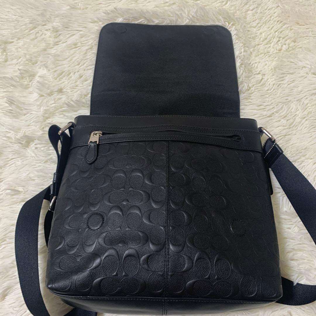 コーチ　F72220 メッセンジャーバック　エンボス　シグネチャー　レザー　黒