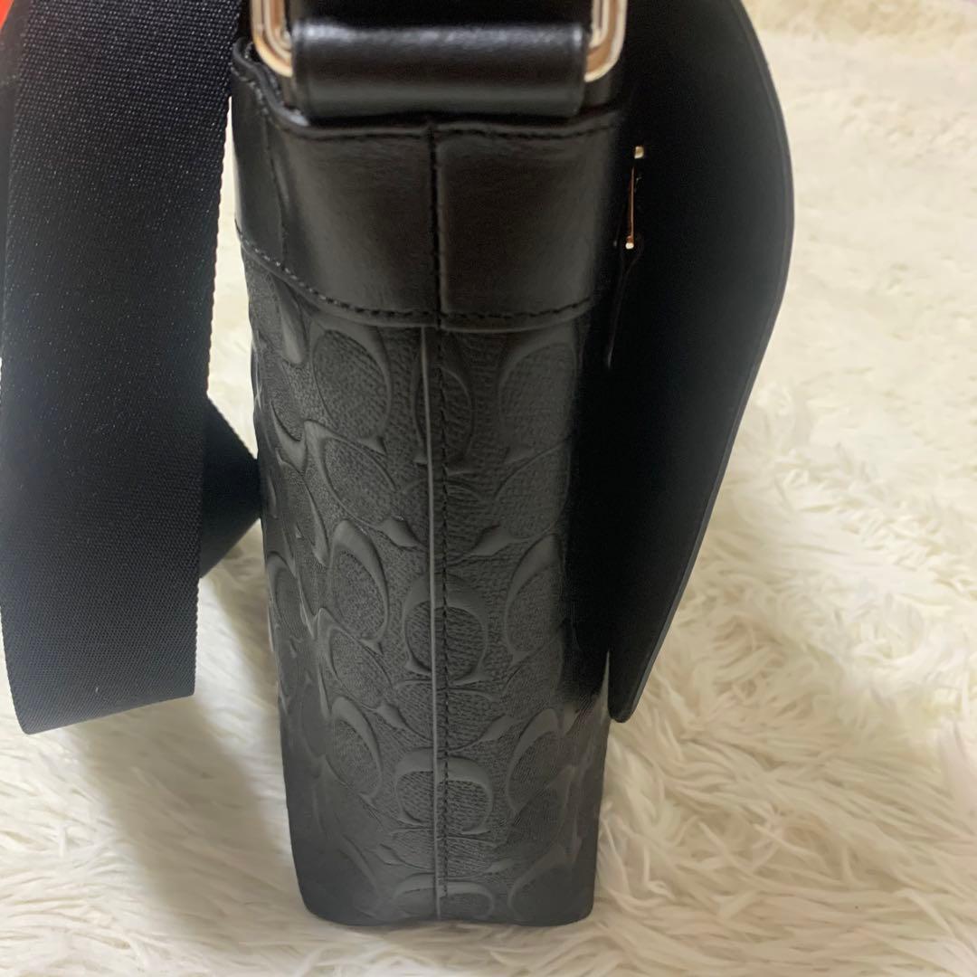 コーチ　F72220 メッセンジャーバック　エンボス　シグネチャー　レザー　黒