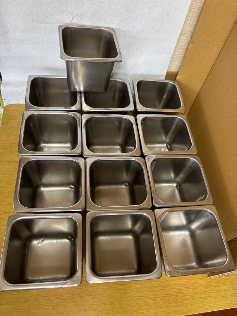 ステンレスホテルパン　１３個