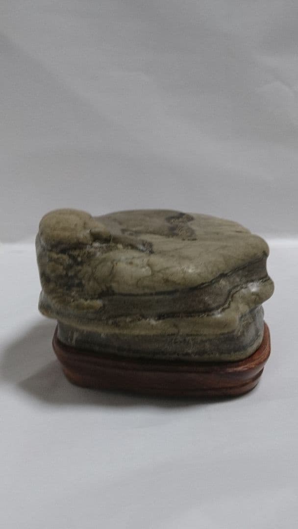 鑑賞石　盆石　白寅石