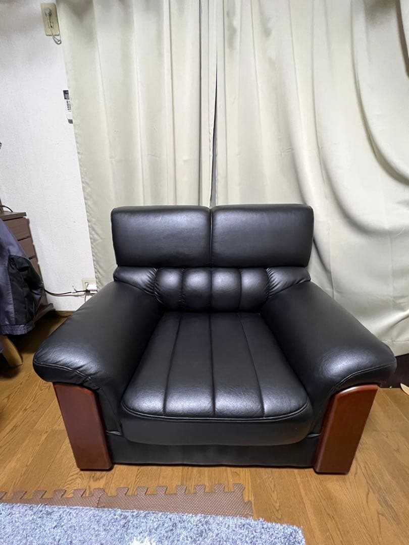 黒の合成皮革 1人掛けソファ