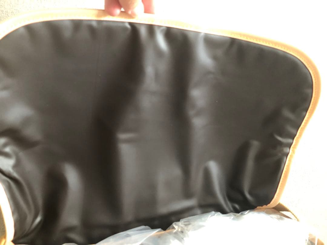 ハンティングワールド　ショルダーバッグ　カーキ