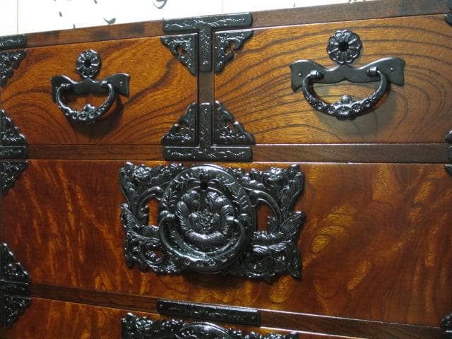 美品 伝統工芸 欅材 拭き漆塗 5杯抽斗 民芸 岩谷堂箪笥 鍵付き/衣装箪笥