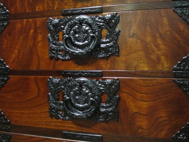 美品 伝統工芸 欅材 拭き漆塗 5杯抽斗 民芸 岩谷堂箪笥 鍵付き/衣装箪笥