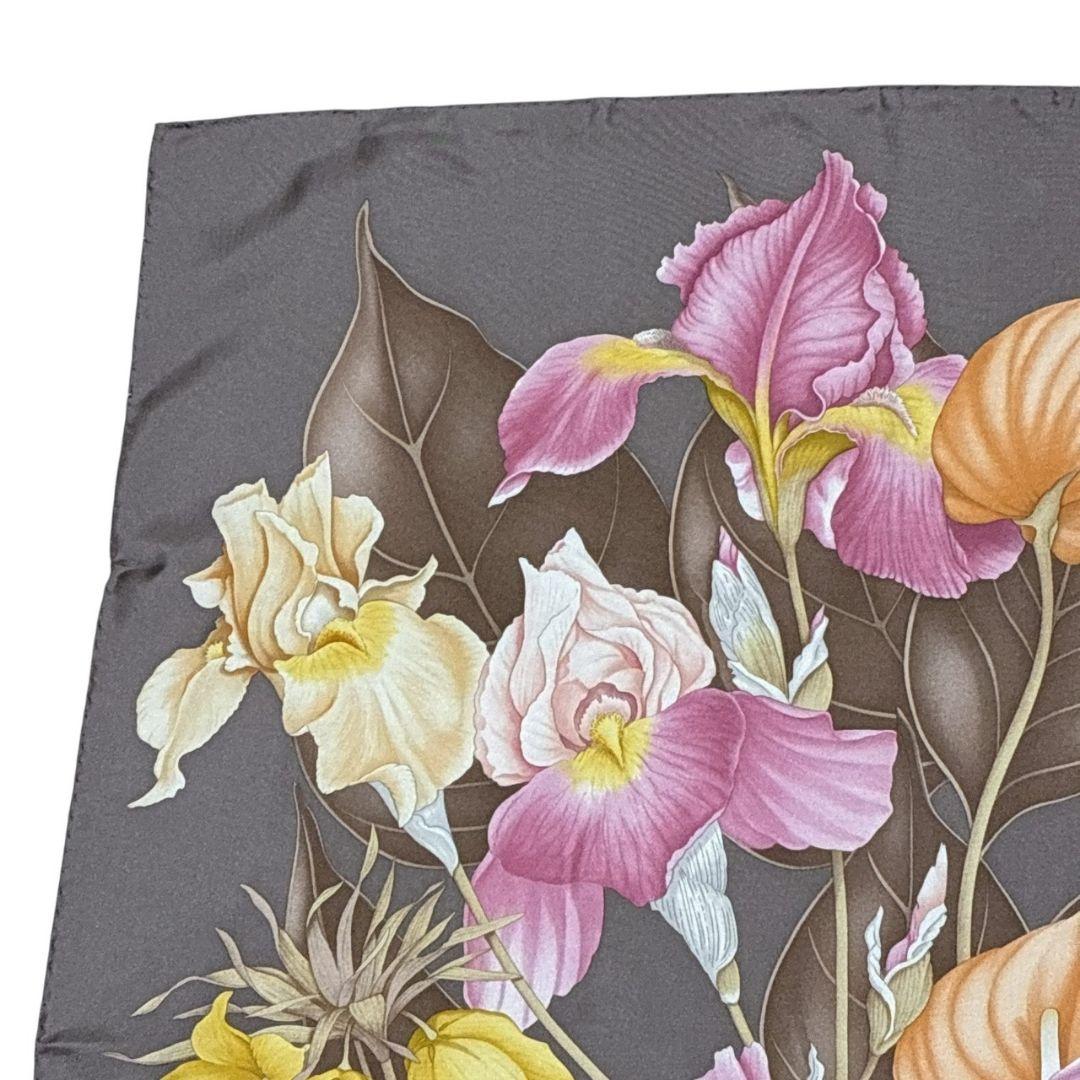 美品✨サルヴァトーレフェラガモ 大判スカーフ ストール シルク イタリア 花柄