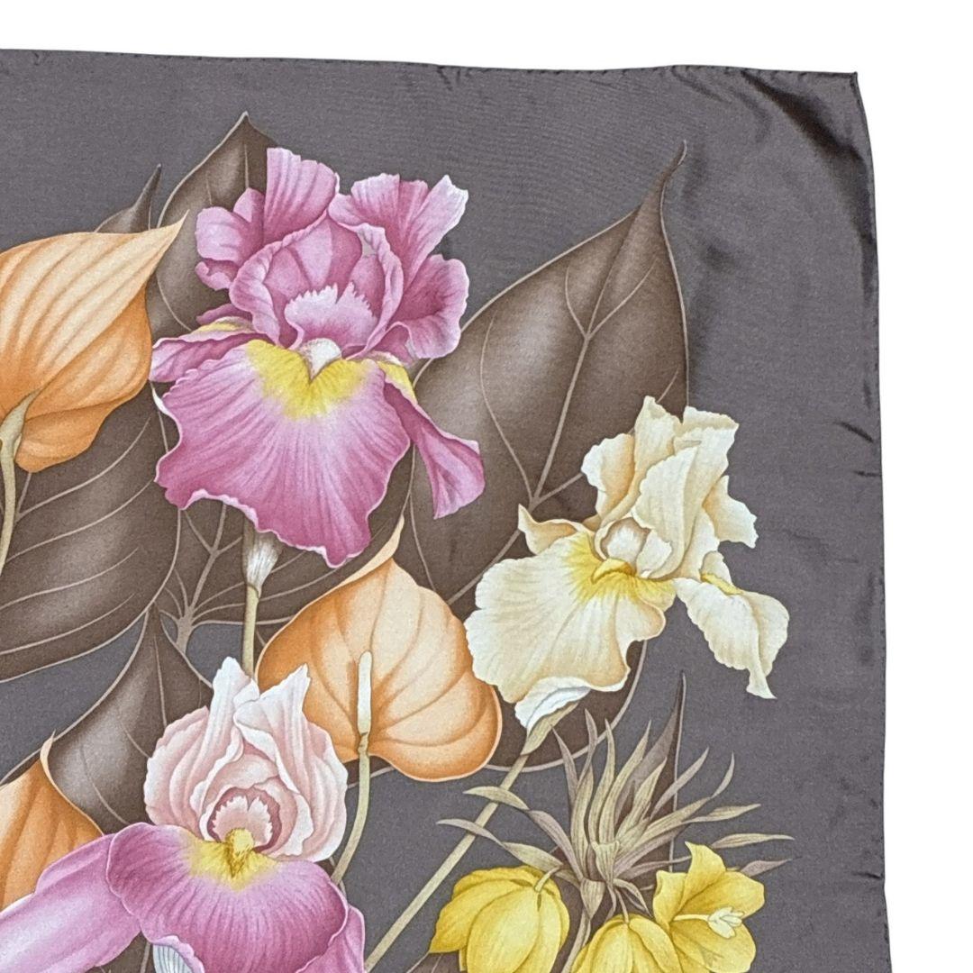 美品✨サルヴァトーレフェラガモ 大判スカーフ ストール シルク イタリア 花柄
