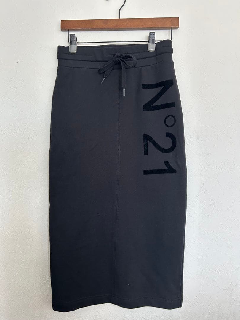 N°21 ヌメロ ヴェントゥーノ　スカート