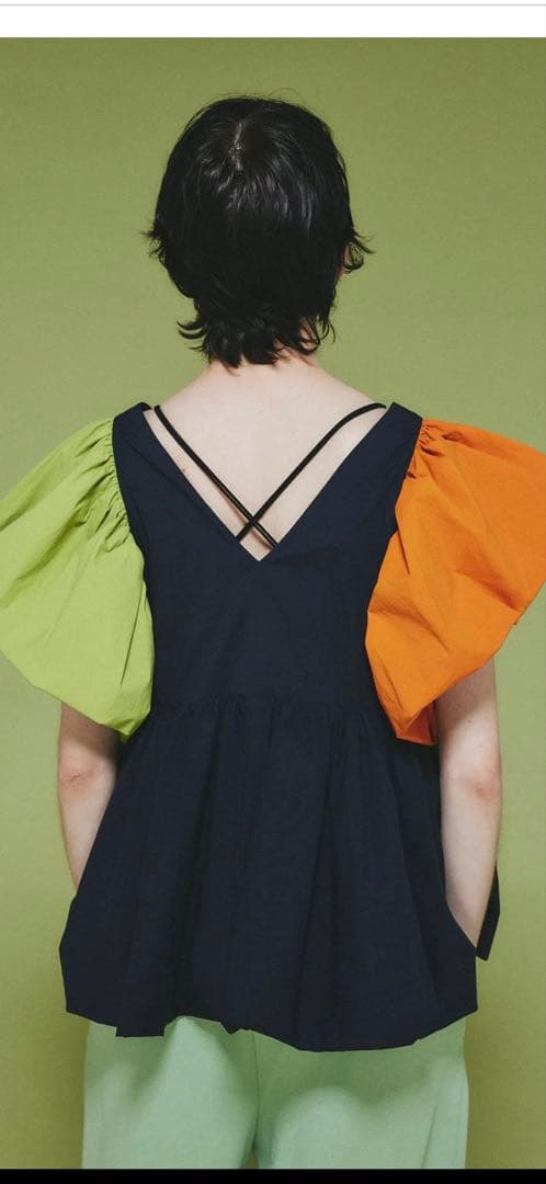 ヘリンドットサイ　　2way balloon hem tops